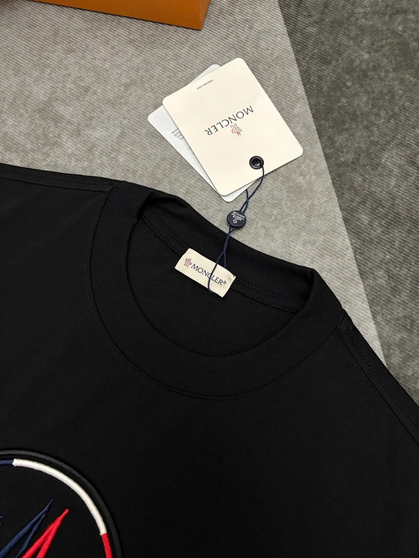 P135💰 MONCLER T 【 Moncler ， 】 New Arrival ， Premium Versatile ， Same Style MONCLER ， T ， ， ， ！ ， ， ， ， ， ， ， ！！ 300 ， ， 。 ， 。 ， ， ！！ Sizes：S、M、L、XL、XXL